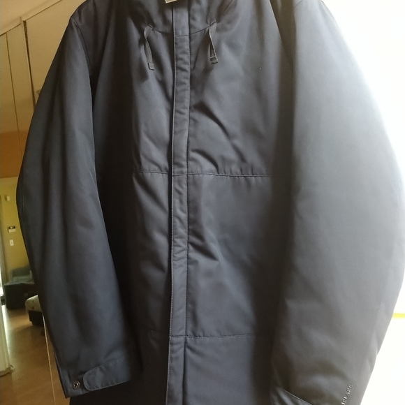 Saks fifth avenue coat - Picture 3 of 6